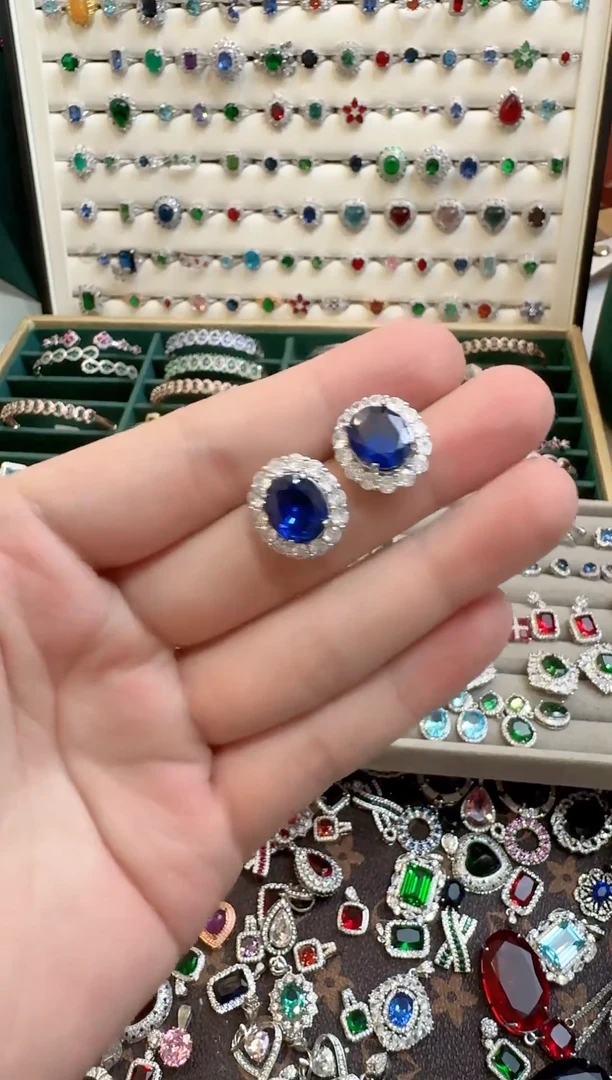 耳饰蓝宝石未镶嵌蓝宝石耳饰