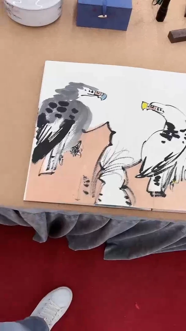 国画鹰册页