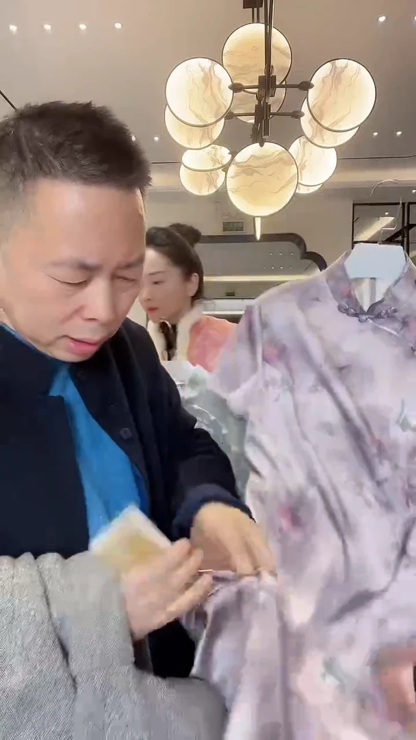 真丝淡紫色定制旗袍 699 xl