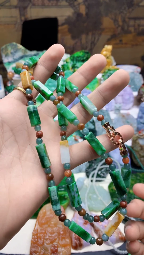 颈饰未镶嵌翡翠天然A货翡翠