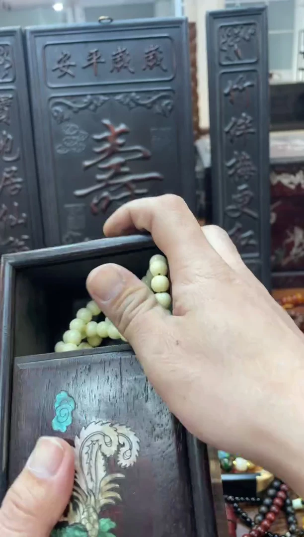 【闪购商品】木佛牌脖挂108颗工艺品带长方盒