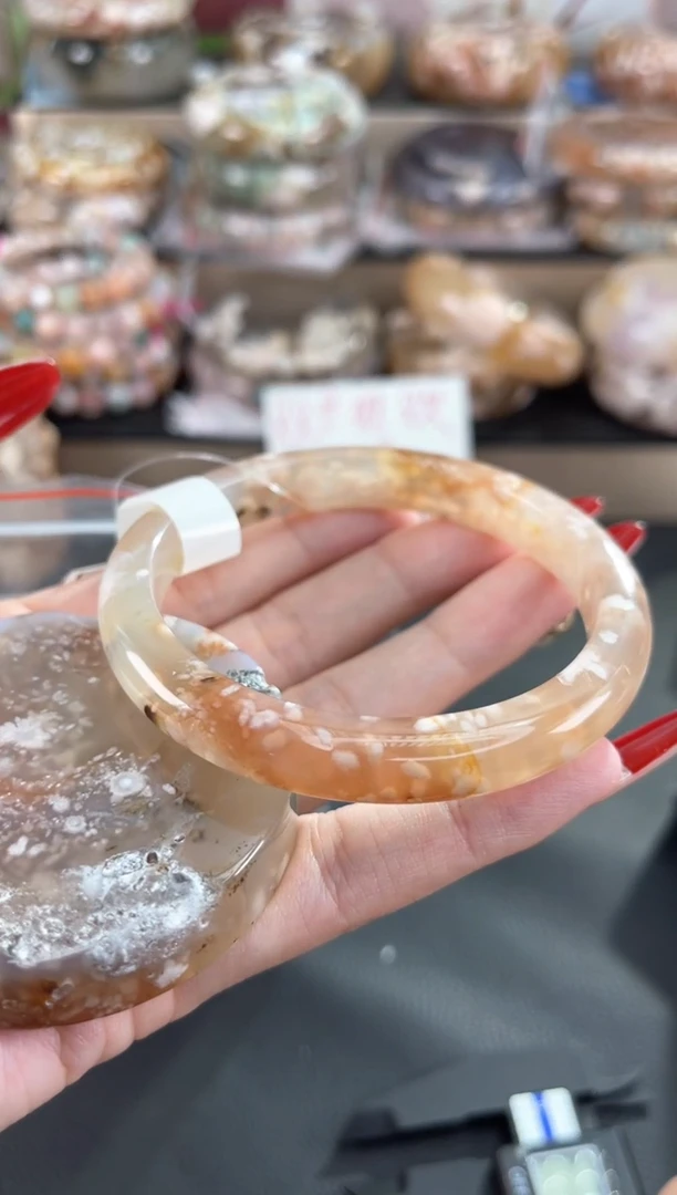 未镶嵌手镯石英质玉60