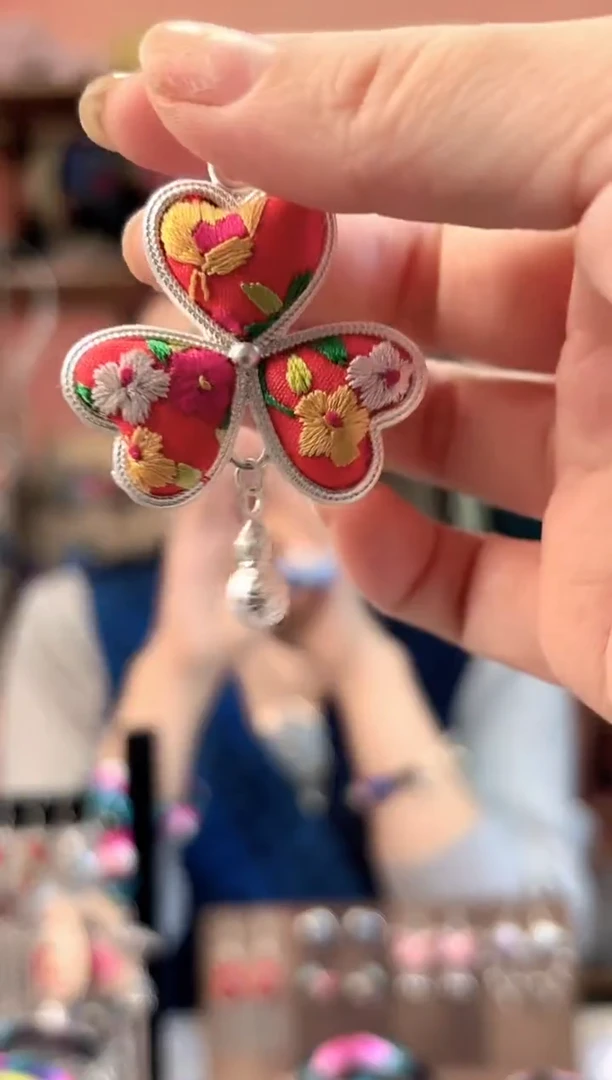 织绣艺枝独绣手工饰品182