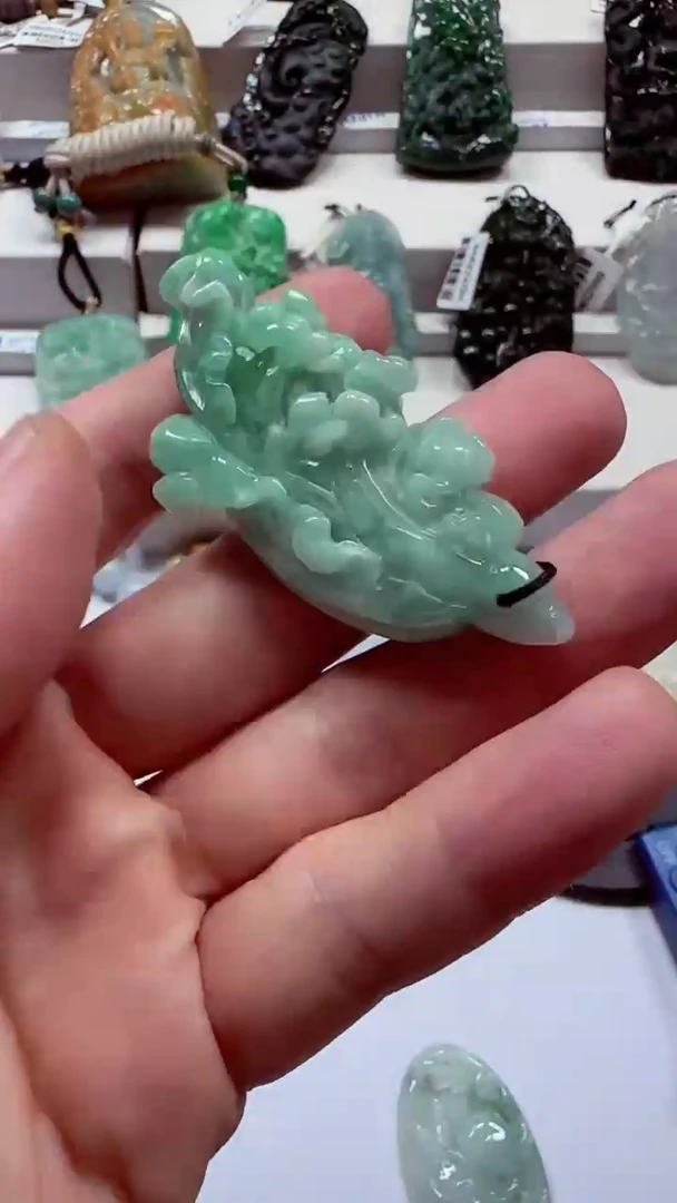 翡翠未镶嵌吊坠(不含链)天然缅甸A货翡翠