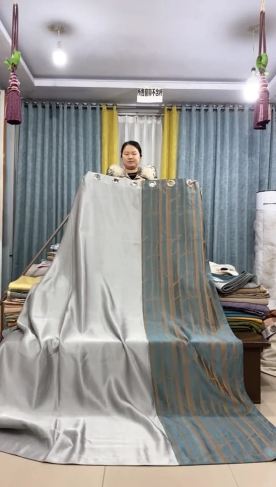 布成品窗帘    5.4*2.7