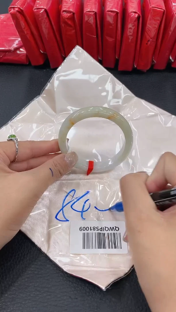 【闪购商品】翡翠手镯未镶嵌手镯