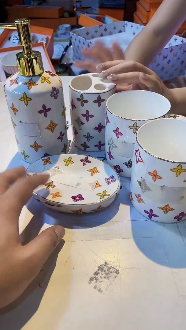 杯鸿辉家品牌瓷器，京东包邮！