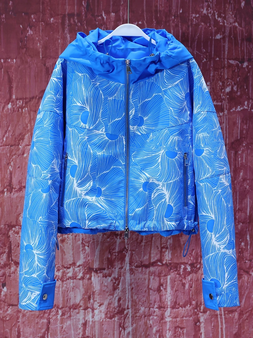 【LIANG哥女装】2025户外轻运动外套 晴空蓝抽象满印冲锋衣6690A