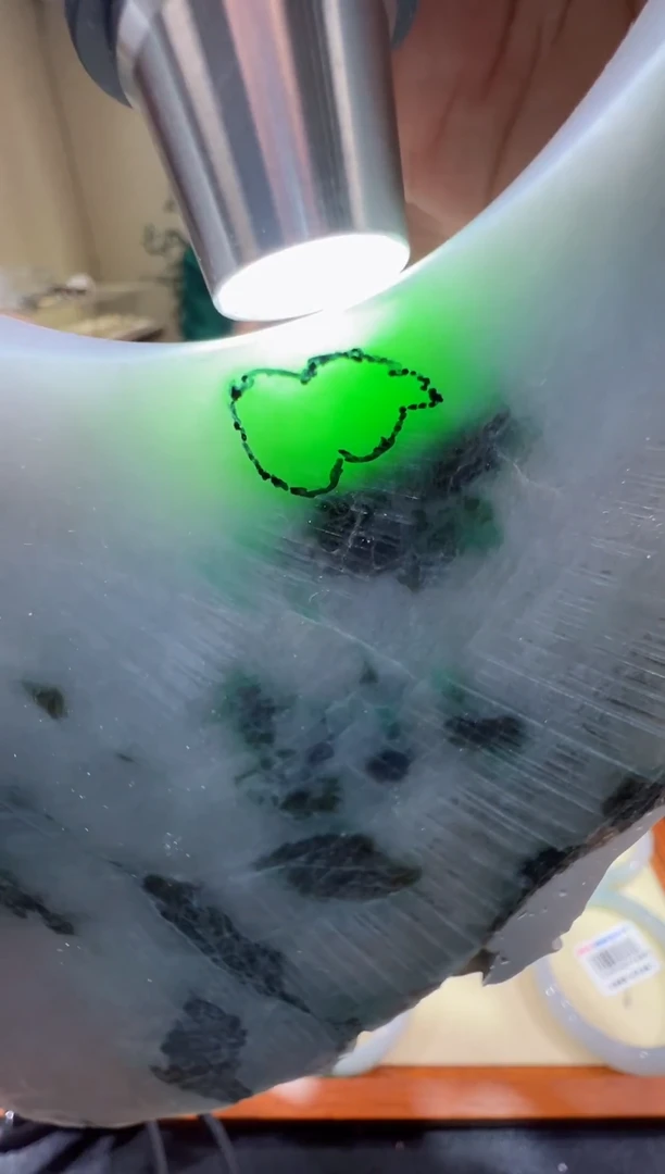 未镶嵌定制翡翠-纯天然缅甸A货翡翠葫芦吊坠雕刻定制