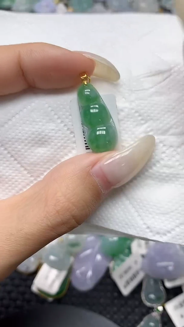 颈饰18K金镶嵌翡翠11111111111