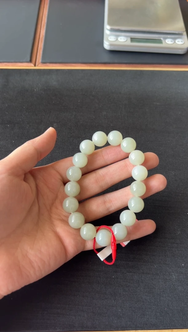 【闪购商品】和田玉手串未镶嵌且末微色差近矿卡12