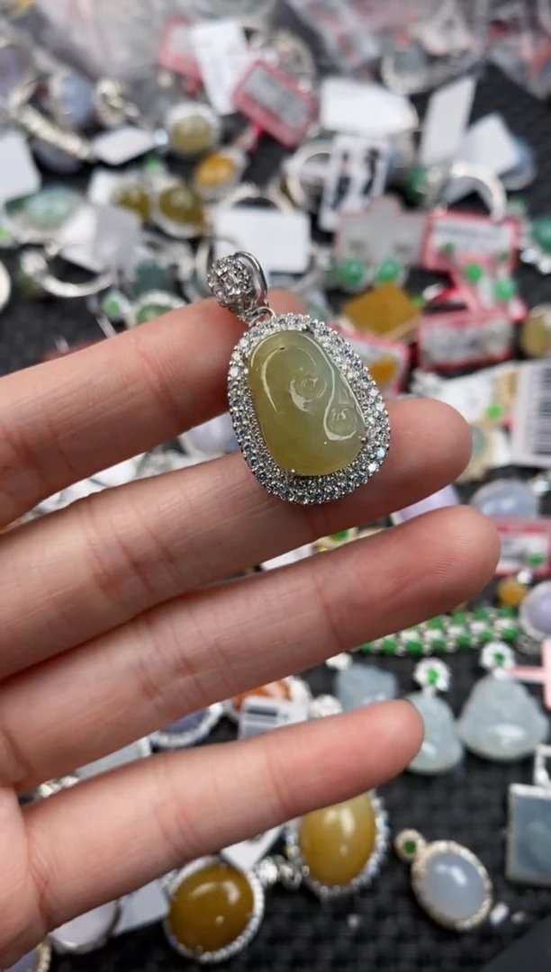 银S925镶嵌戒指翡翠爱****子12             4