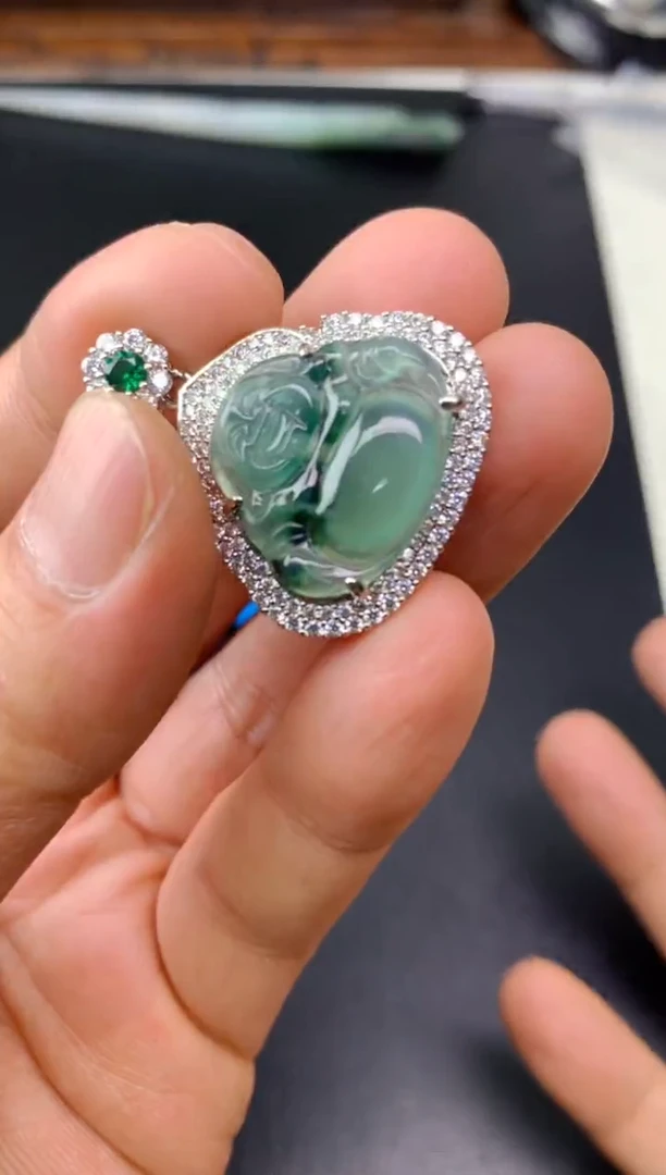 颈饰未镶嵌翡翠陈*佛公