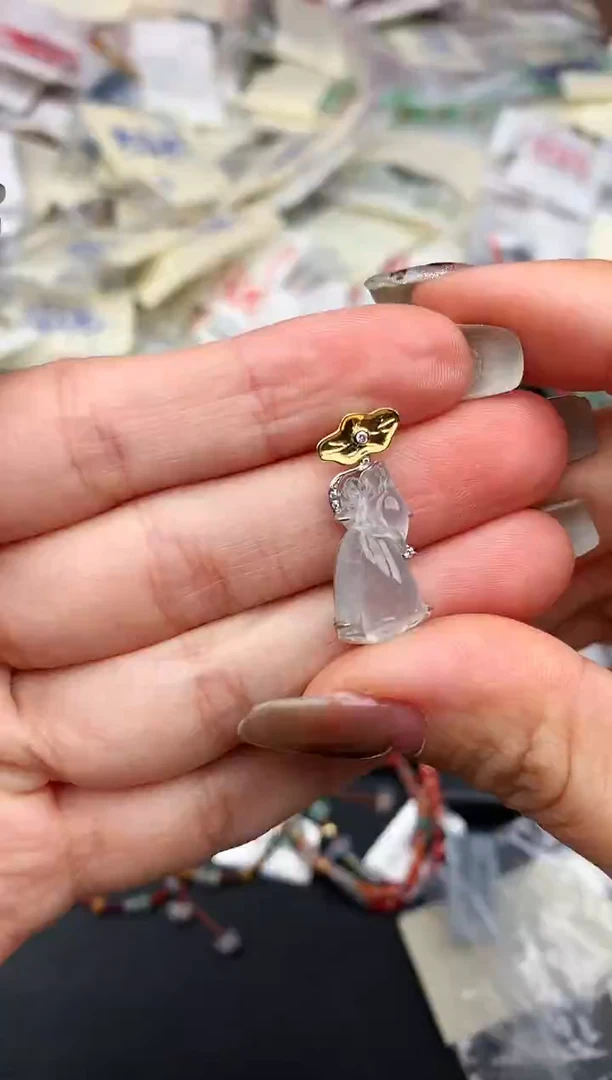 18K金镶嵌挂件翡翠—