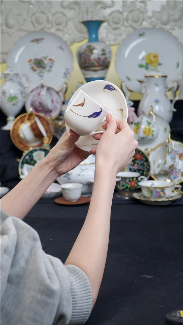 骨瓷婷婷中古器物如图所示137