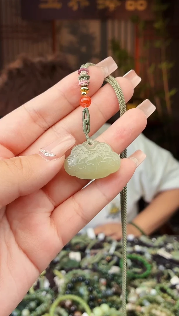 和田玉未镶嵌颈饰拍一发一