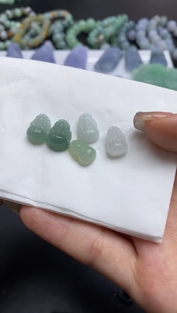 定制翡翠未镶嵌翡翠毛货~