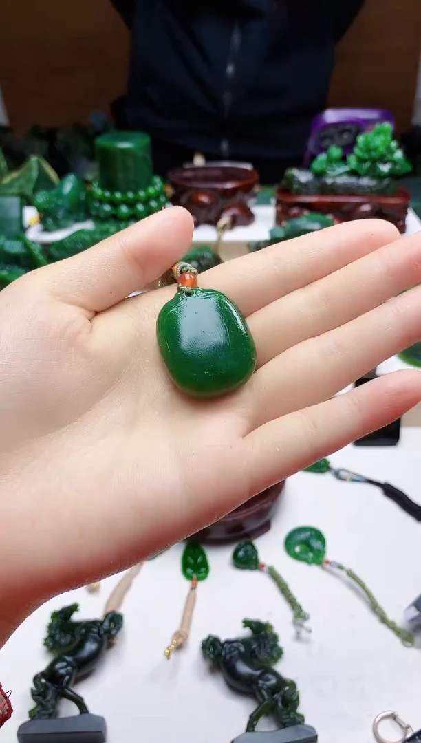 未镶嵌和田玉挂件1