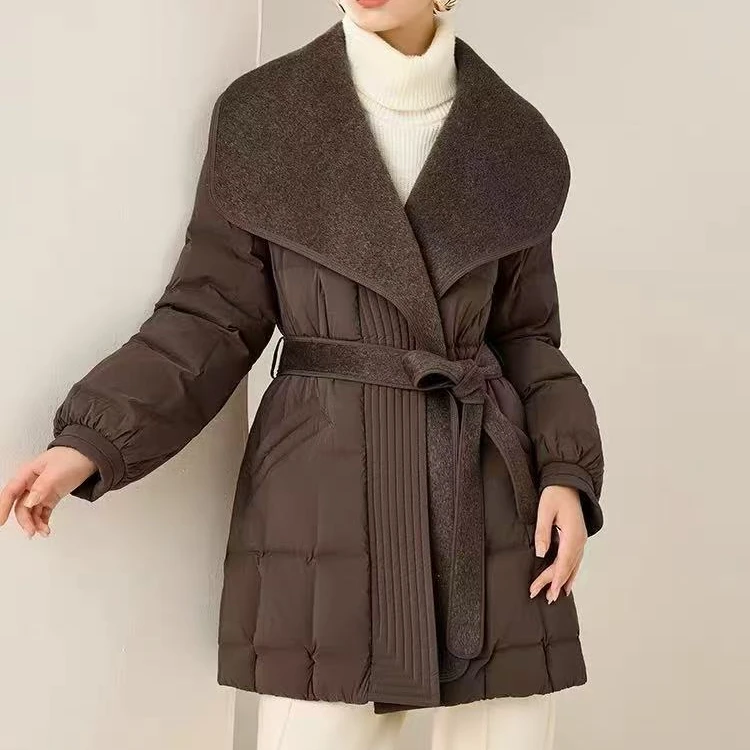 羊毛可拆卸大翻领鹅绒羽绒服女收腰系带修身设计高端2025冬季新款