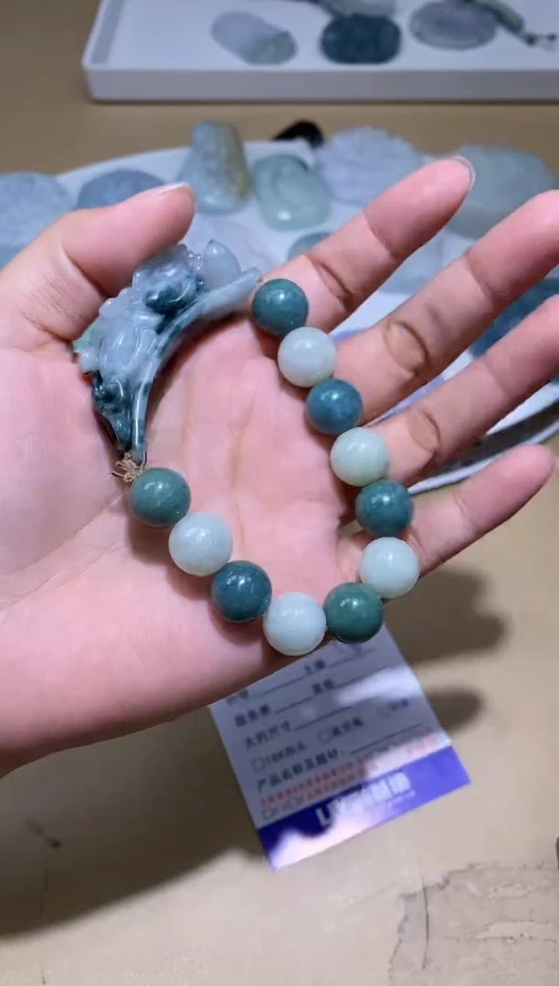颈饰未镶嵌翡翠挂件