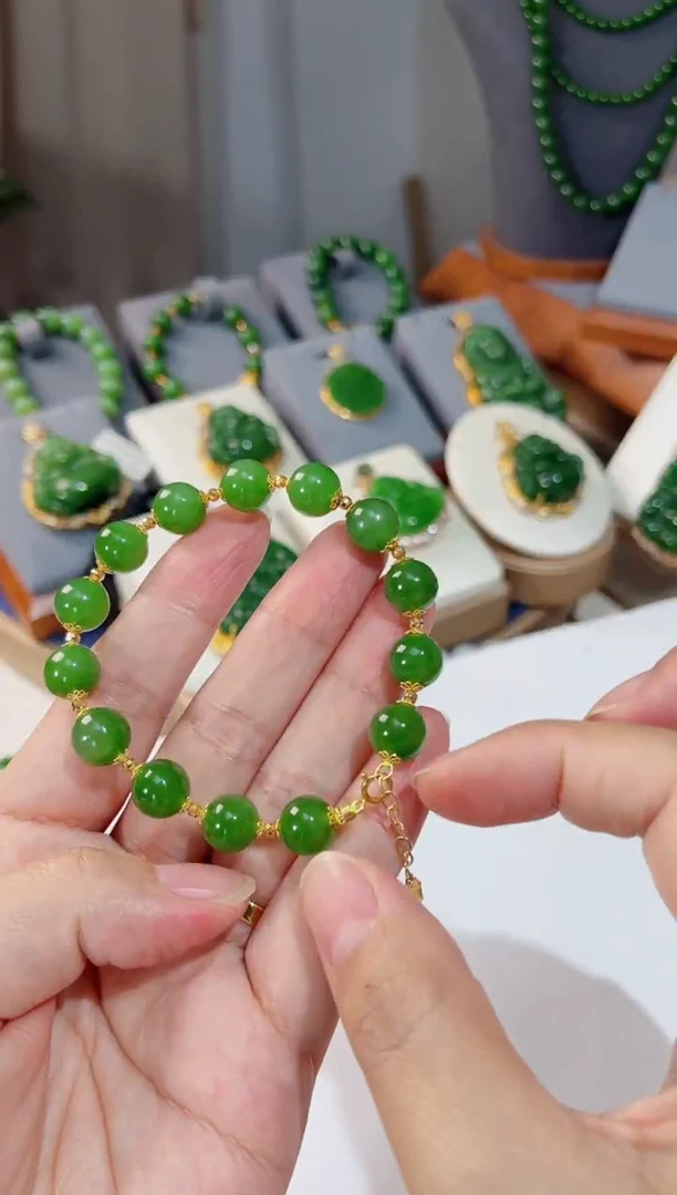 18K金镶嵌手串和田玉9.5mm