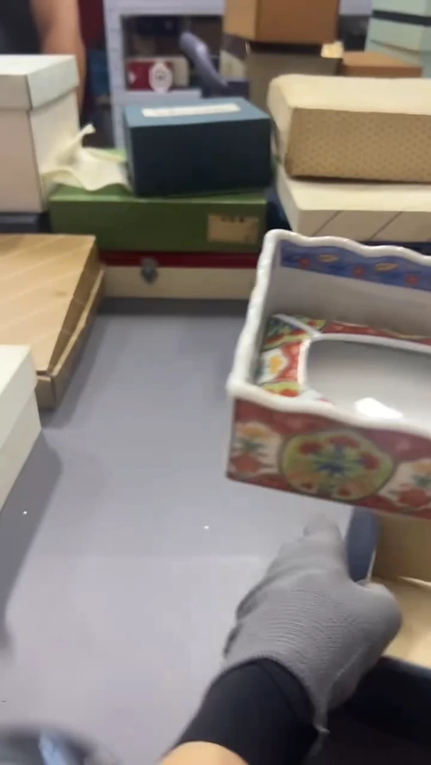 瓷片W****8默认微瑕，满38包邮671
