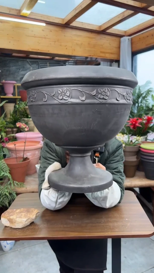 33*32/黑色外贸尾单镜面福利酒杯花盆/G33