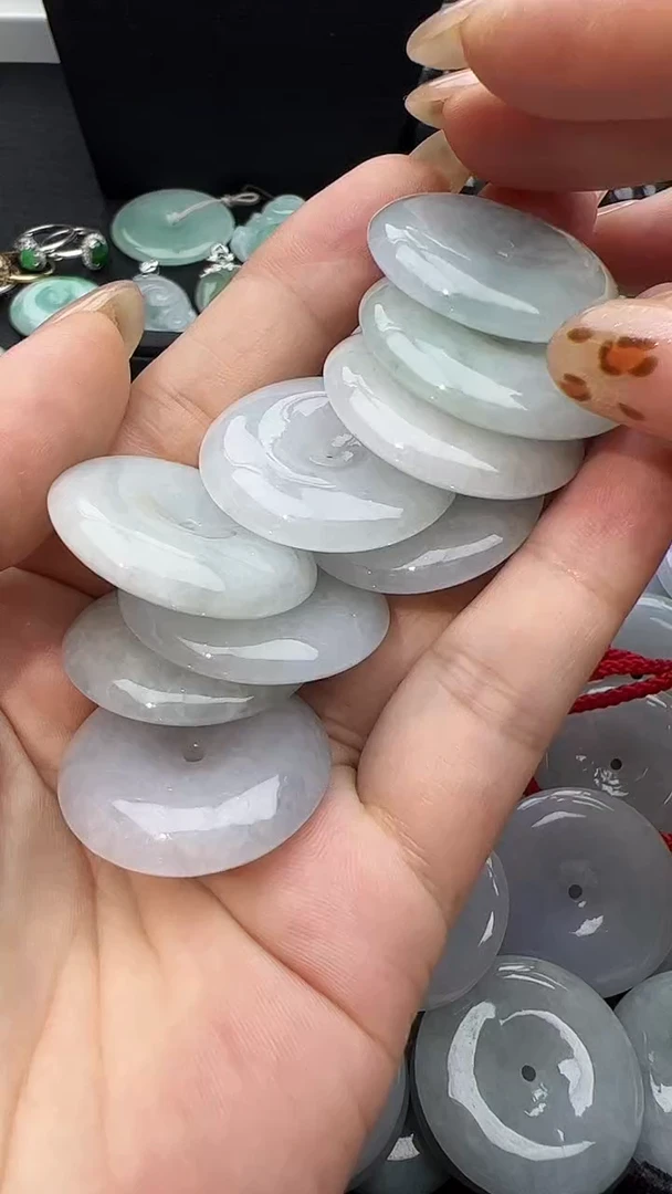 颈饰未镶嵌翡翠平安扣多样性发货