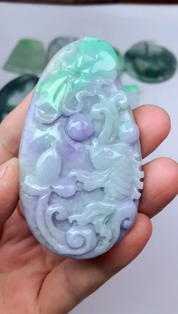 颈饰未镶嵌翡翠年年有余
