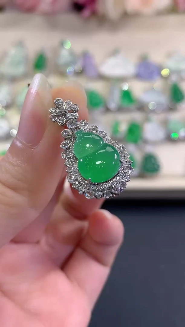 吊坠(不含链)18K金镶嵌翡翠c81