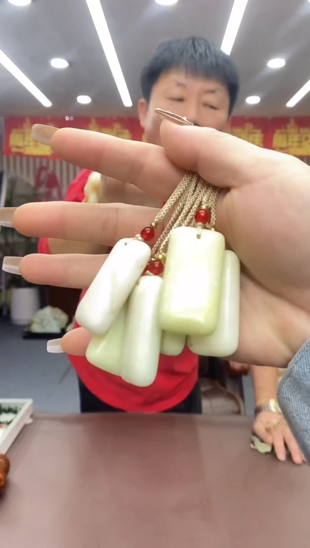 未镶嵌蛇纹石玉吊坠多样式发货随机发一