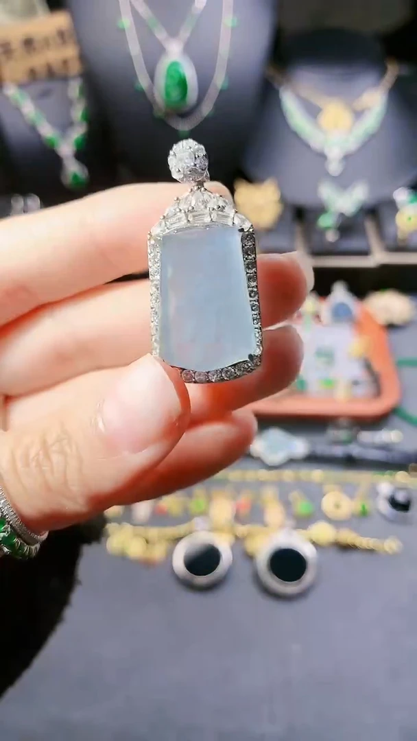 【闪购商品】翡翠吊坠(赠链)银S925镶嵌吊坠