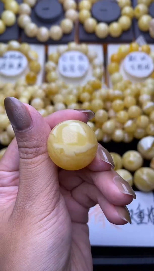 裸石琥珀未镶嵌大小姐珠宝135