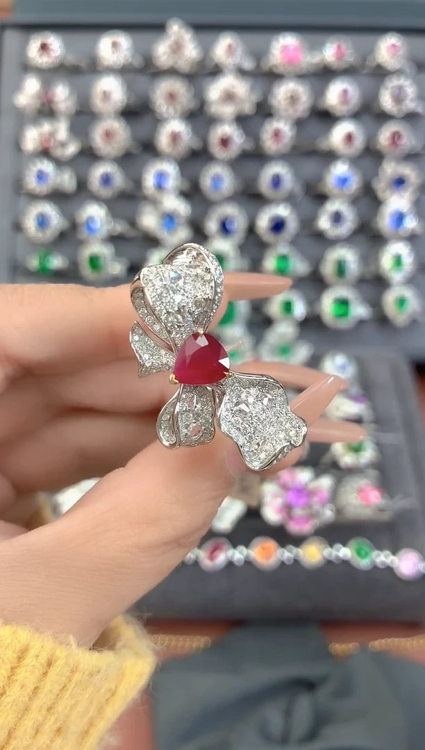 18K金镶嵌戒指红宝石-1.56克拉*无烧