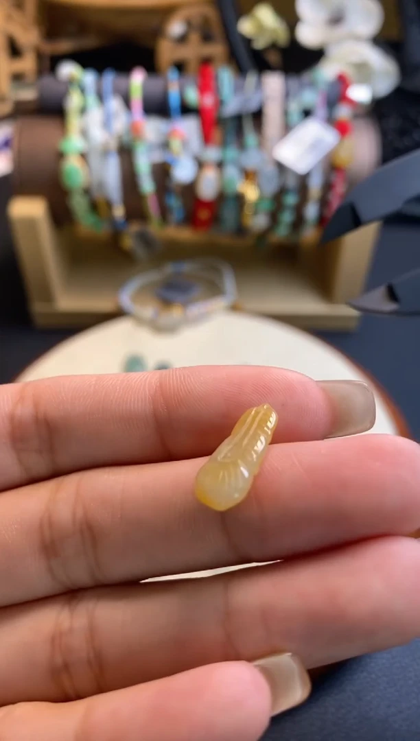 颈饰未镶嵌翡翠净货15676
