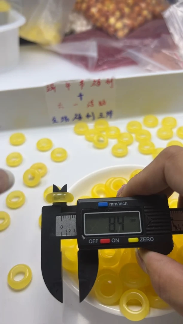未镶嵌颈饰蜜蜡w616蜜蜡小跑环*3个