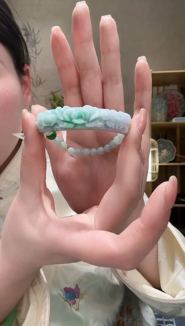 【闪购商品】翡翠颈饰未镶嵌手牌