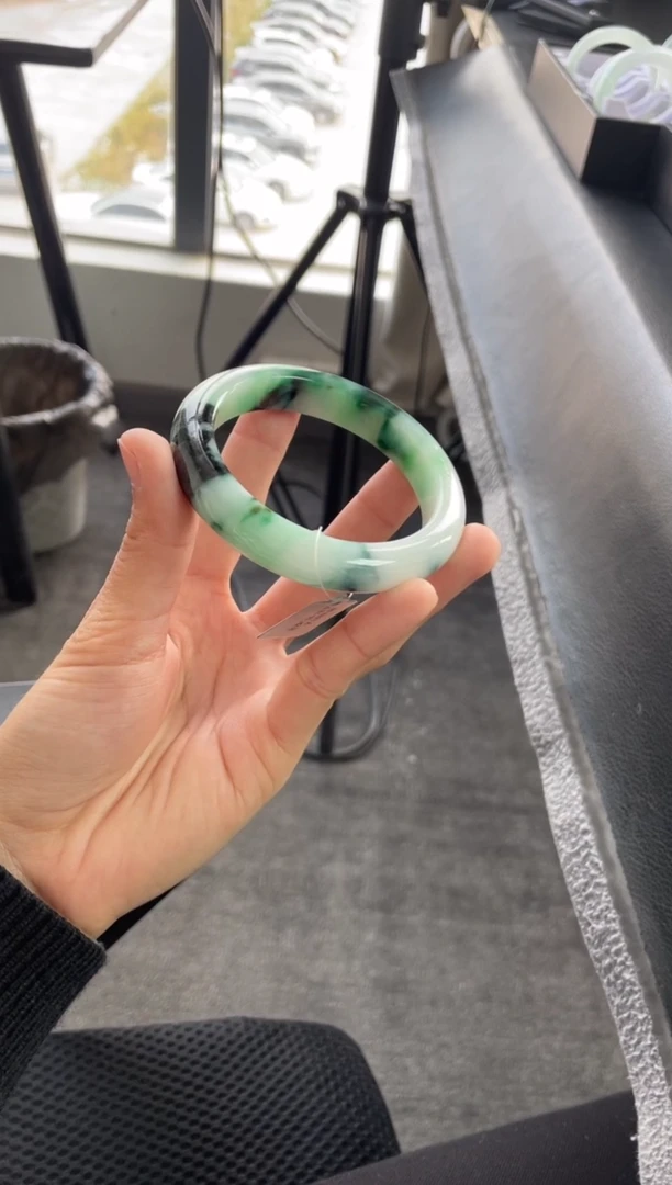 【闪购商品】翡翠手镯未镶嵌手镯