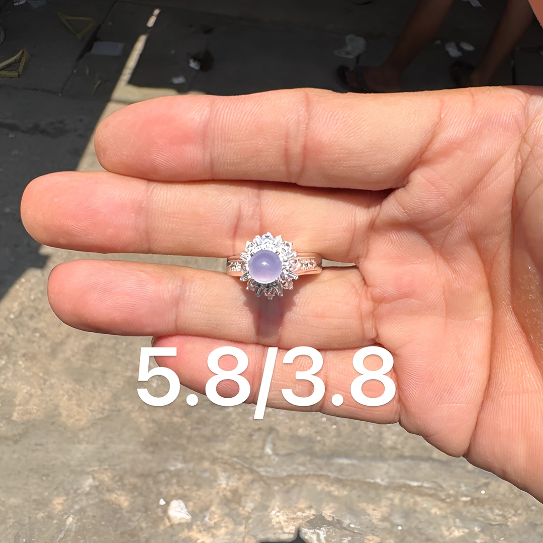 0521(小哪吒在源头)冰种翡翠正圆紫罗兰戒面干净饱满荧光足M80