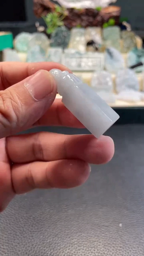 颈饰未镶嵌翡翠梦*10/27/121