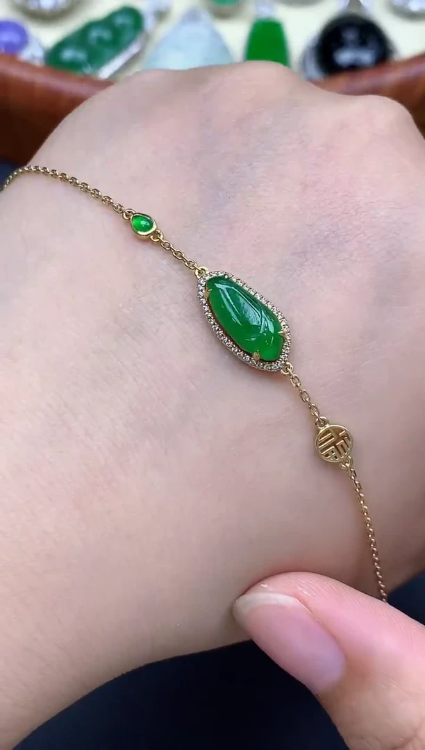 颈饰18K金镶嵌翡翠438-中国好珍宝