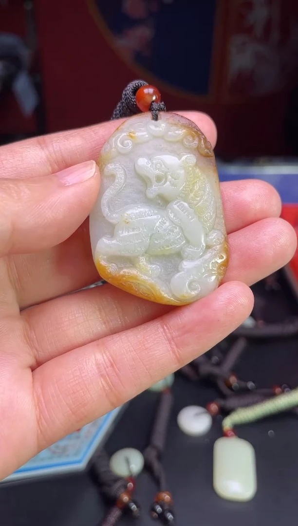 颈饰未镶嵌和田玉1