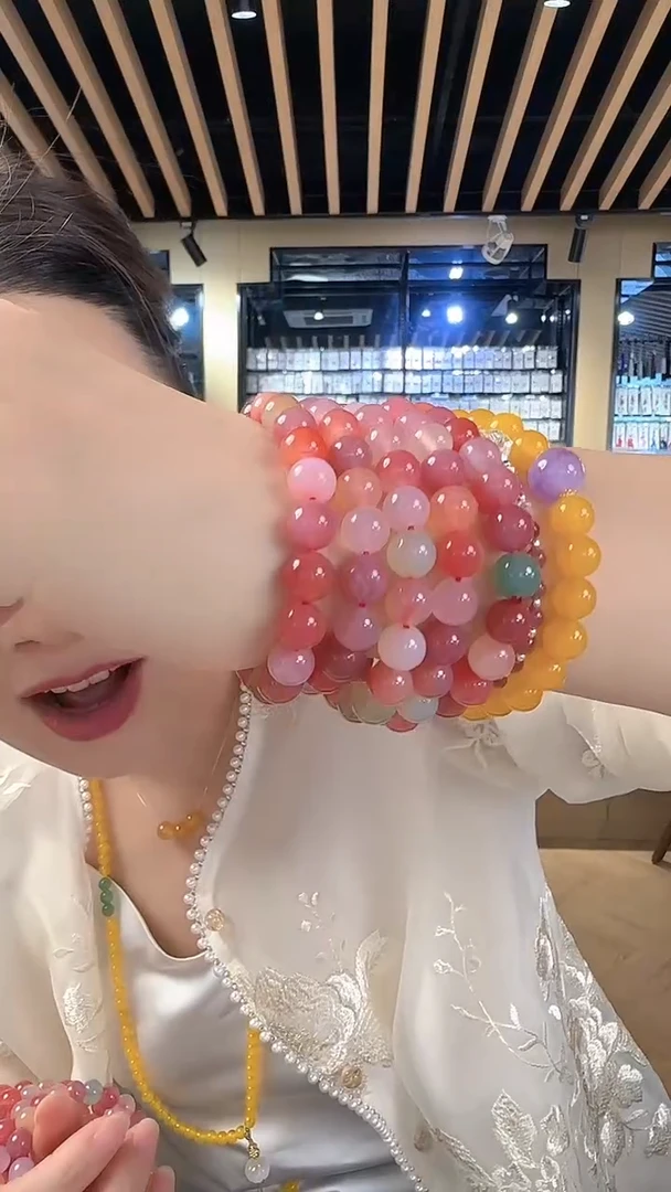 玛瑙/玉髓手串未镶嵌约8mm糖果色盐源手串
