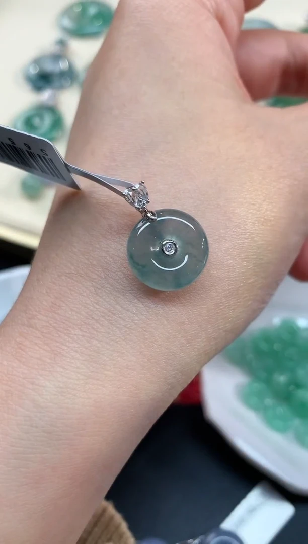 【闪购商品】翡翠吊坠(不含链)18K金镶嵌A24|2680