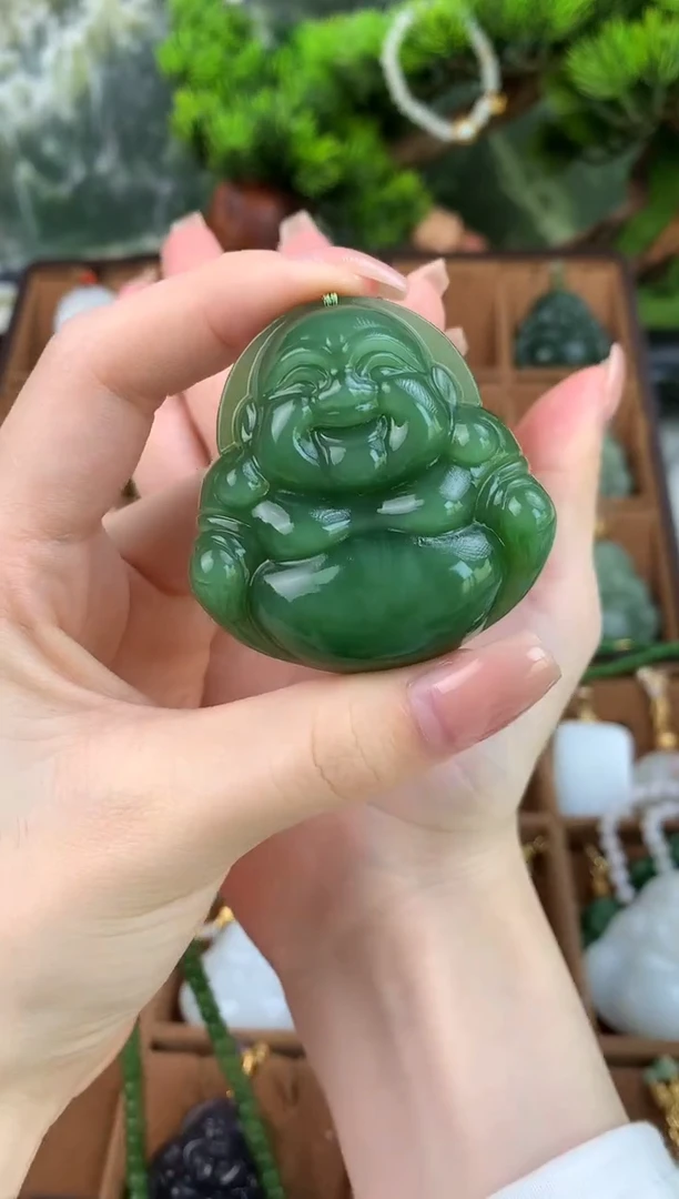 颈饰未镶嵌和田玉吊坠