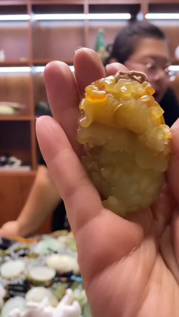 未镶嵌岫玉挂件