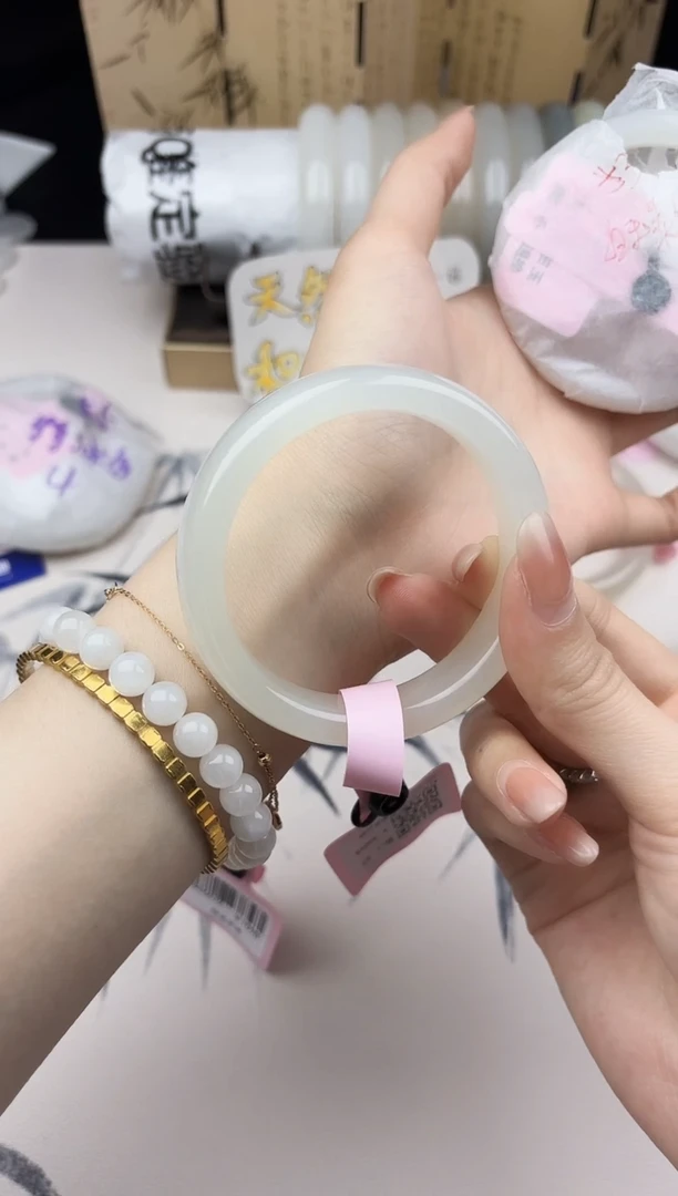 【闪购商品】和田玉手镯未镶嵌48