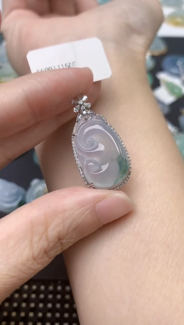 颈饰18K金镶嵌翡翠天然缅甸A货翡翠