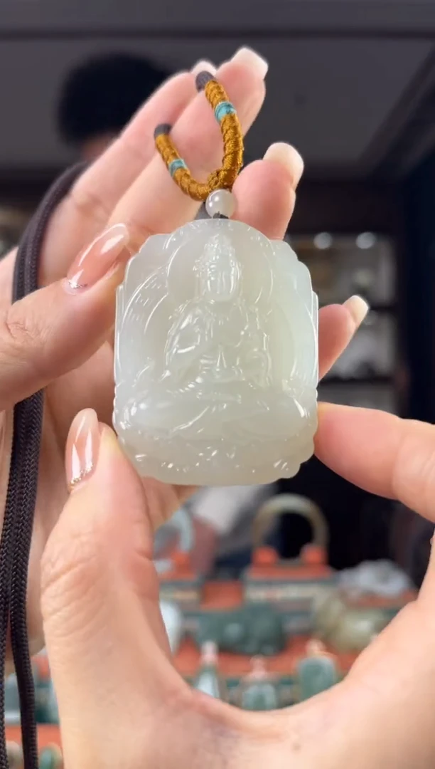 颈饰未镶嵌和田玉佩佩