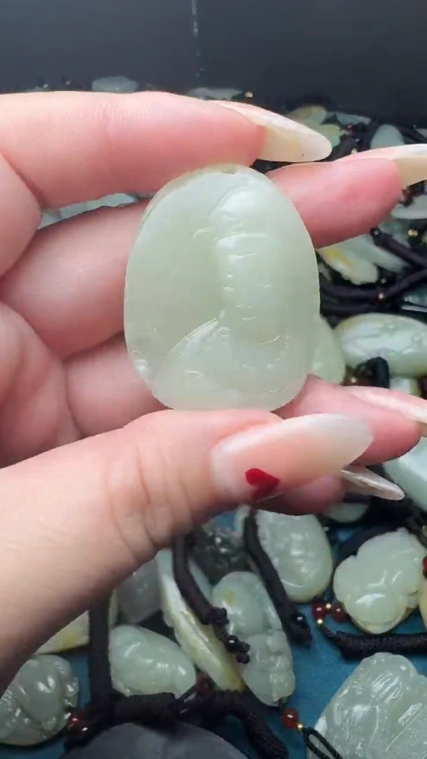 和田玉未镶嵌颈饰1